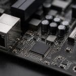 découvrez le contrôleur réseau câblé intégré à la carte mère utilisant le module de connexion realtek ethernet pour windows 11, garantissant une connexion stable et performante.